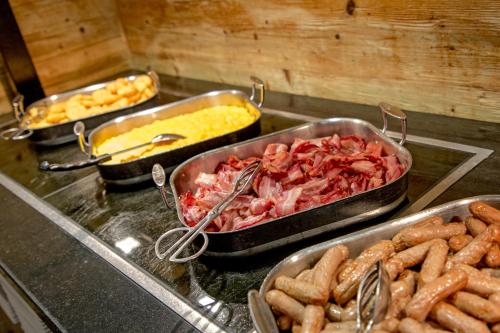 Comida en o cerca de este hotel