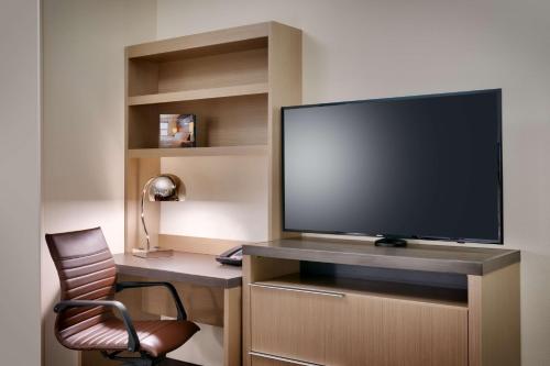 TV a/nebo společenská místnost v ubytování Hyatt House Provo/Pleasant Grove
