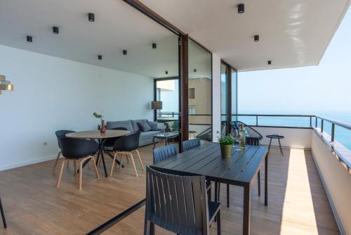 Playamar Waterfront Exclusive Apartment and views Tower 2 Fl 14
