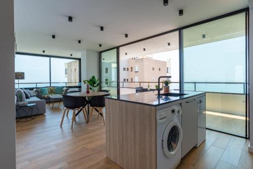 Playamar Waterfront Exclusive Apartment and views Tower 2 Fl 14