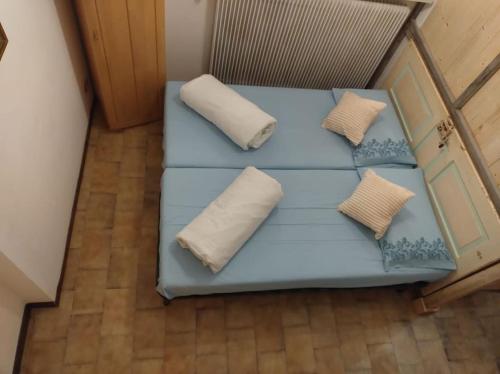 Säng eller sängar i ett rum på Ladinische Jagerhof - Solaria CIPAT: 022113-AT-013003