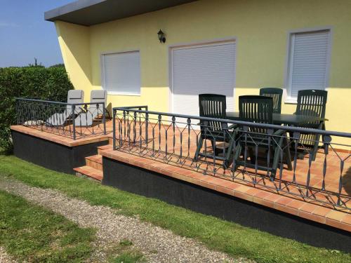 Balkón nebo terasa v ubytování Bungalow 30 "Medita"