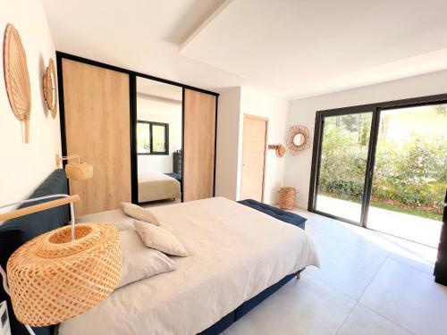 Postel nebo postele na pokoji v ubytování Villa Lesia