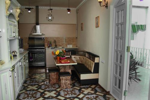 Una cocina o kitchenette en Inter Boutique Hotel