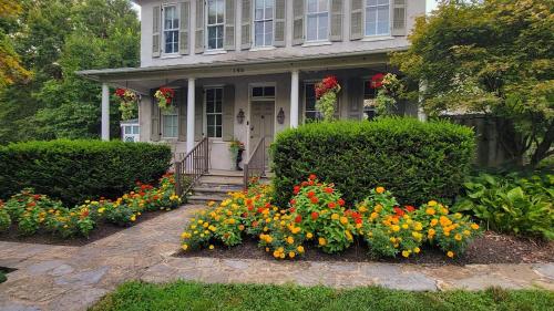 Taman di luar Pinetown Bridge Bnb LLC