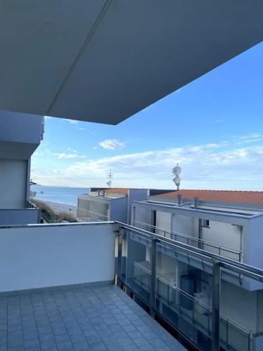 Μπαλκόνι ή βεράντα στο smeraldo sul mare con grande balcone