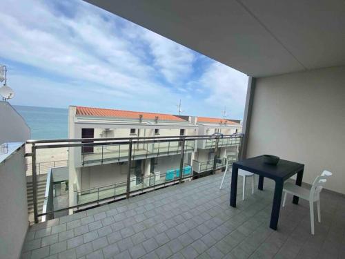 Μπαλκόνι ή βεράντα στο smeraldo sul mare con grande balcone