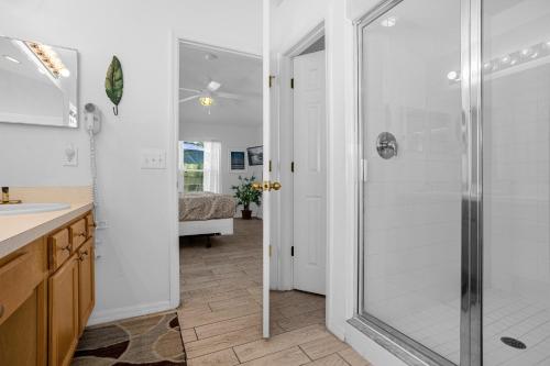 Photo de la galerie de l'établissement 201 Hideaway beach 4 beds - pool&spa, à Kissimmee