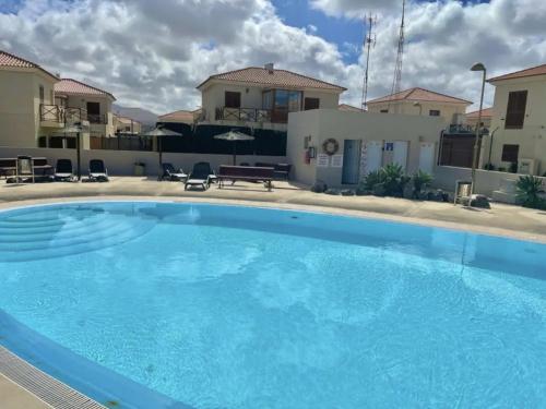 MareTerra - Designer Villa & Peaceful Retreat- Pool- BBQ-Beach at 10 minutes