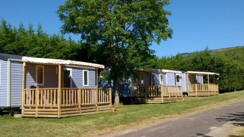 El edificio en el que está el campamento