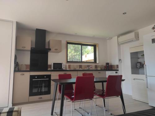 Photo de la galerie de l'établissement Maison bois neuve tout confort, au calme, à Messanges