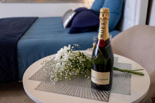 Bebidas en LES SUITES LOVE 1 SPA VUE MER PISCINe