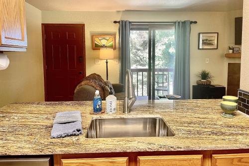 Marina Condo – Photos 3