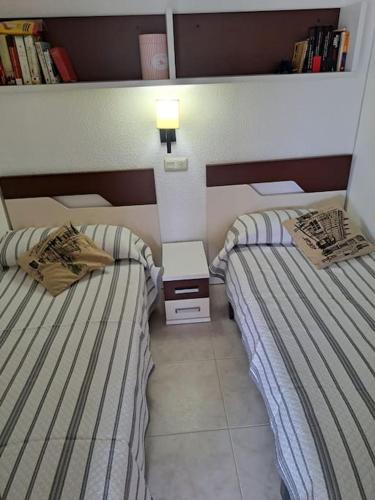 Holiday center Apartamento vistas mar, acceso directo playa y piscina