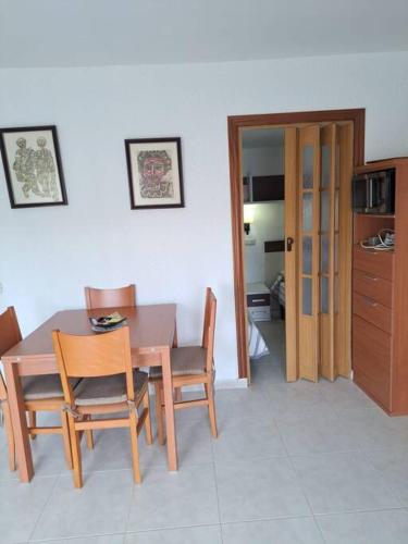 Holiday center Apartamento vistas mar, acceso directo playa y piscina