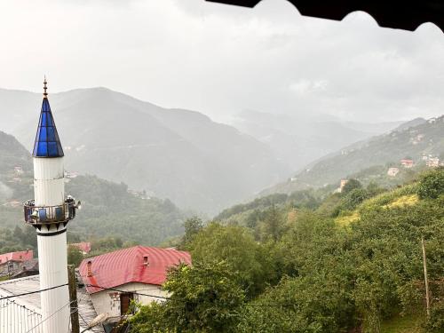 Ảnh trong thư viện ảnh của أوزونغول Uzongol Fotinos Wooden Cottage Two Bedroom ở Çaykara