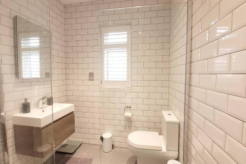 Ванная комната в Home in Streatham