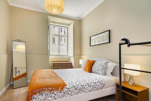 WHome Urban Comfort: 1-BR near Airport & Train Station