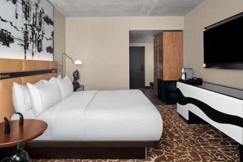 Hotel Fraye Nashville, Curio Collection By Hilton Image