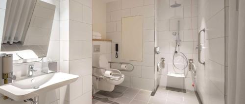 Ένα μπάνιο στο Hampton By Hilton Cerkezkoy
