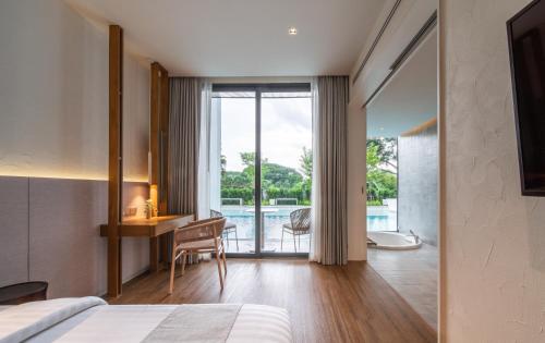 Riva Vista Riverfront Resort Chiang Rai — Pool view