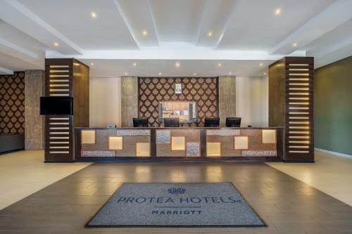 Ο χώρος του λόμπι ή της ρεσεψιόν στο Protea Hotel by Marriott Lusaka Tower