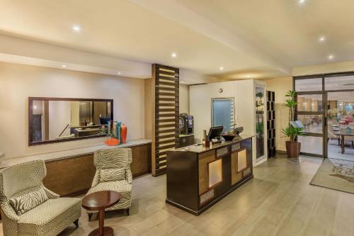 Η κουζίνα ή μικρή κουζίνα στο Protea Hotel by Marriott Lusaka Tower