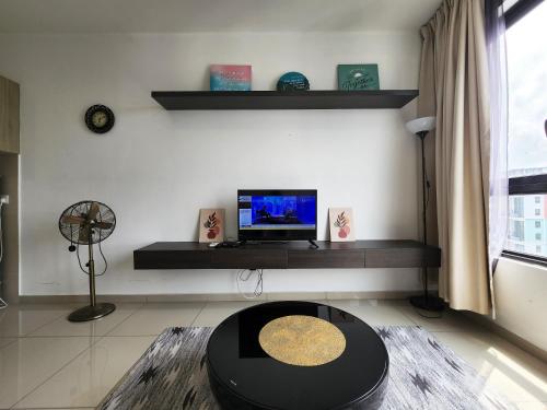 TV a/nebo společenská místnost v ubytování LAVENDER SUITE # Shah Alam I-City Block B Homestay # 2R1B #FREE WIFI & PARKING