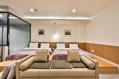 Χώρος καθιστικού στο Brown Dot Hotel Jeonggwan