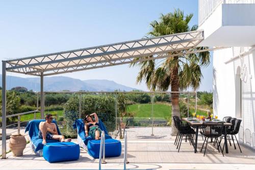 Gambar di galeri bagi Santo Villa, a riveting group sanctuary! di Kavros