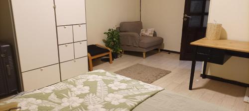 Green wooden shared apartment – Photos 3