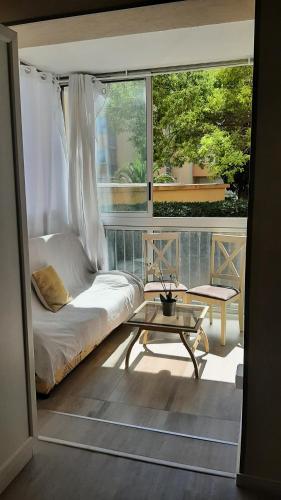 Joli appt 2 chambres et studio avec parking dans résidence ombragée et calme 5mns plage et commerces