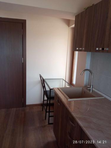 Una cocina o zona de cocina en Phudze