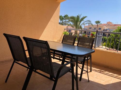 Fotografie z fotogalerie ubytování Limnaria Gardens - modern sunny 2 bed apartment v destinaci Paphos City