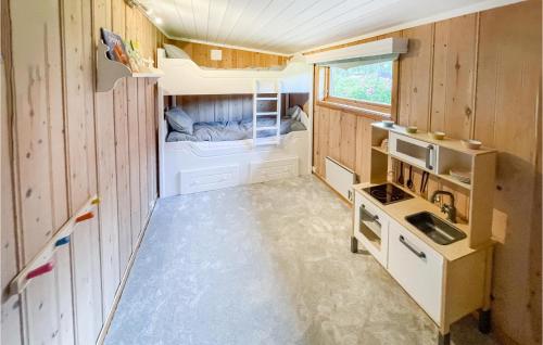 Dapur atau dapur kecil di Lovely Home In Koppang With Kitchen