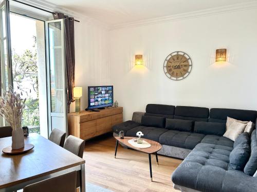 Televízia a/alebo spoločenská miestnosť v ubytovaní Top emplacement centre Cannes