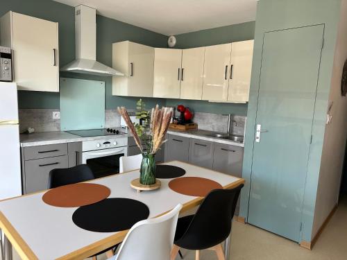 Η κουζίνα ή μικρή κουζίνα στο Studio cabine vue mer latérale