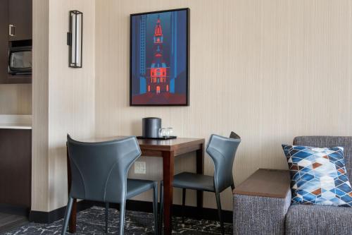 Courtyard by Marriott Philadelphia South at The Navy Yard Image