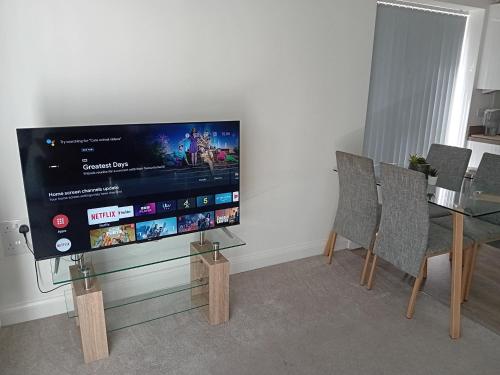 TV a/nebo společenská místnost v ubytování Quality City - Central Birmingham No Deposit
