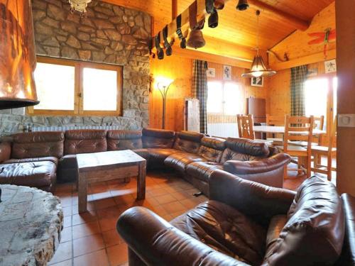 Chalet Montvalezan-La Rosière, 9 pièces, 18 personnes - FR-1-398-582 tesisinde bir oturma alanı