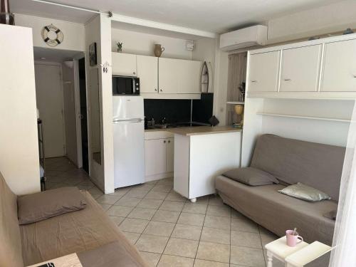 Studio climatisé 4 couchages avec piscine et parking, accès direct plage - Port Camargue - FR-1-250-162