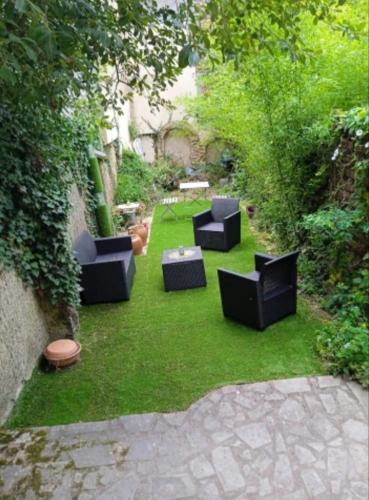joli studio avec son jardin privatif