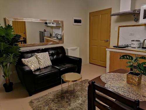 Dapur atau dapur kecil di R&R Cozy 2BR Marina Dumaguete