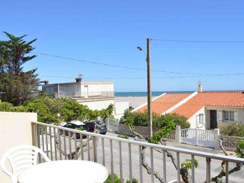 Appartement à 50m de la plage, 2 Chambres, 1 Balcon, Quartier du Port Tranquille - FR-1-229D-77