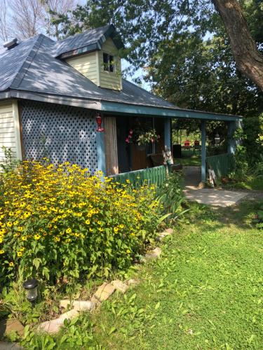 Galeriebild der Unterkunft Spry Church Cozy Cottage in Lions Head