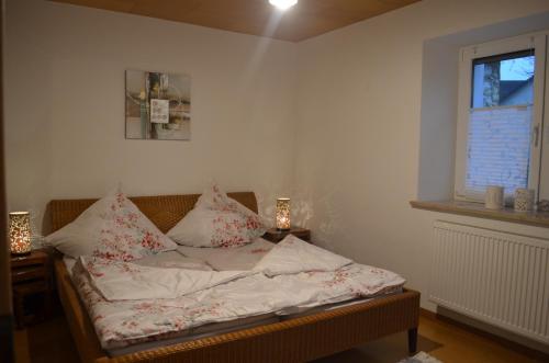 Postel nebo postele na pokoji v ubytování Gemütliche Ferienwohnung
