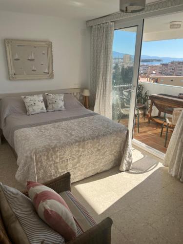 Large three bedroom apartment panoramic sea views