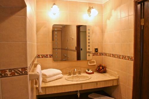 Koupelna v ubytování San Marino Royal Hotel