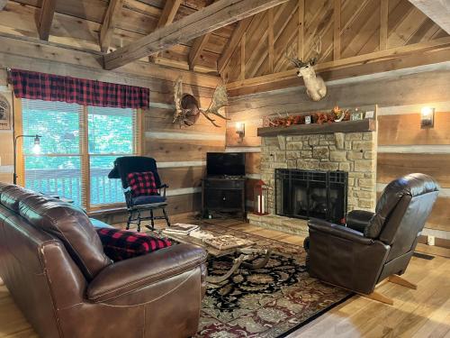 Μια τηλεόραση ή/και κέντρο ψυχαγωγίας στο Deer Dance Log Cabin