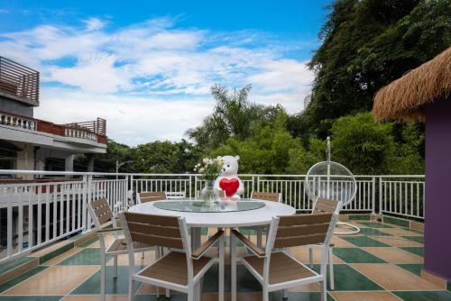 Gallery image of Summer Tree Inn in Sanya
